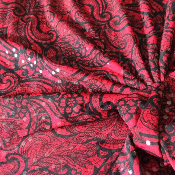 ✨Lace print shimmery side-tie top✨ - Picture 3 of 3